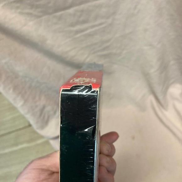 EVEREST - The Death Zone (VHS, 1998) Factory Sealed - Picture 3 of 3